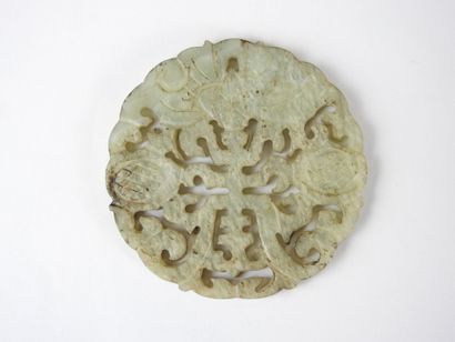 CHINA: Circular medallion in openwork jadeite...