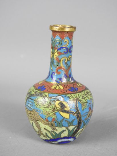 CHINA: Pair of small cloisonné enamel bottle...