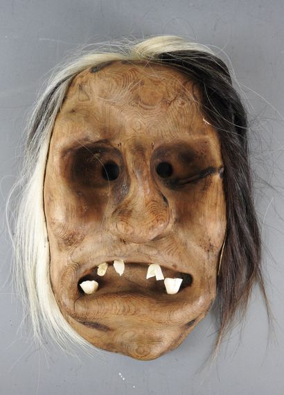 SUISSE : Masque Tschäggättä de sorcière pour...