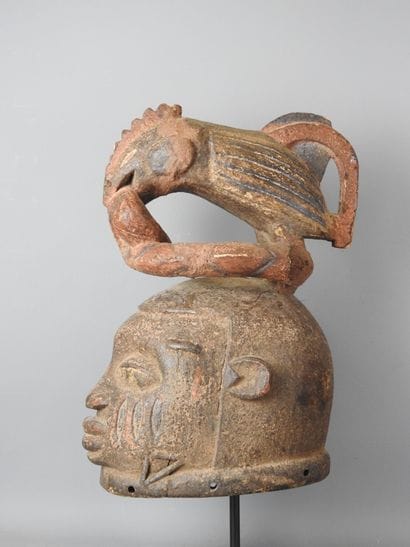 NIGERIA - Yoruba : Wooden and pigmented helmet...
