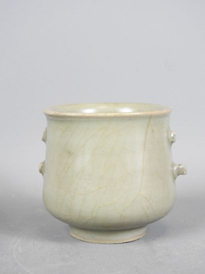 CHINA: Reunion of a small celadon cracked...