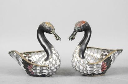 CHINE : Paire de coupelles en forme d'ibis,...
