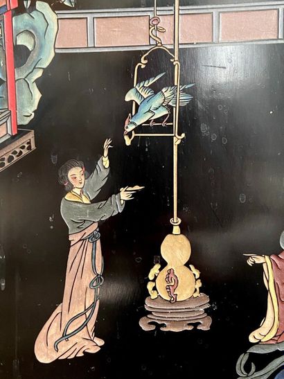 Paravent à trois feuilles en laque de Chine...