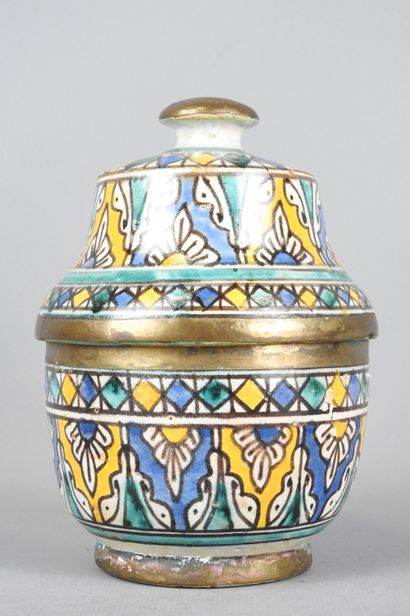 FES, Maroc.
Pot à beurre « jobbana » en faïence...