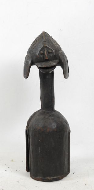 MUMUYE : Masque d'épaule en bois sculpté...
