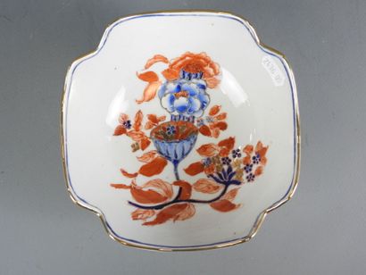 CHINE : Paire de coupelle en porcelaine à...