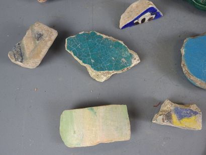 ISLAMIC ART.
Large lot of ceramic fragments...