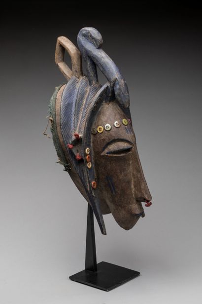 BOZO, Mali.
Hardwood, pigments, fabric, buttons.
Dance...