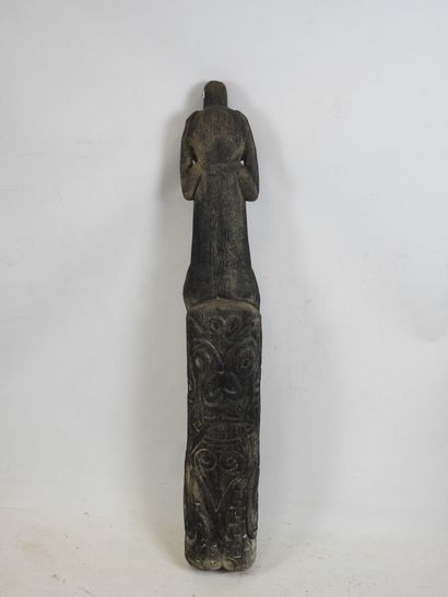 INDONESIA - Borneo : Protective pole carved...