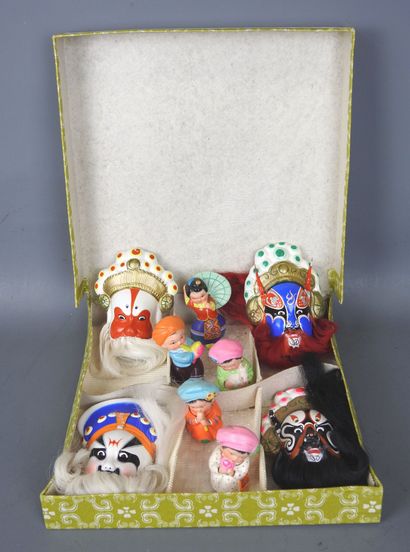 CHINE - Wuxi : 4 petits masques en argile...