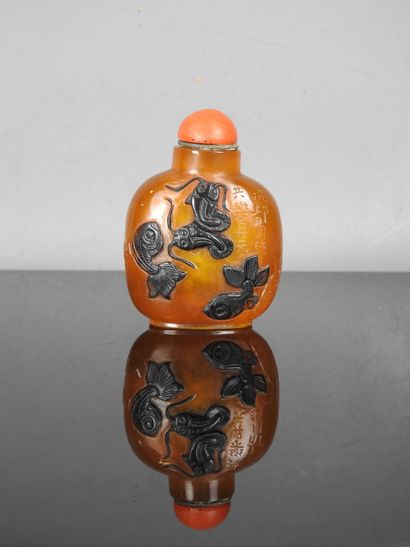 CHINE - XXe siècle
Flacon tabatière en verre...