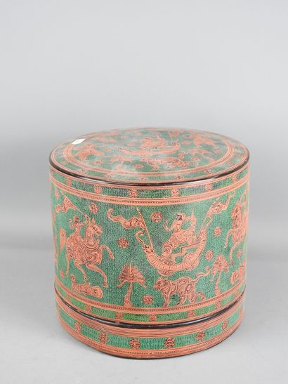 BIRMANIA: Lacquered bamboo betel box decorated...