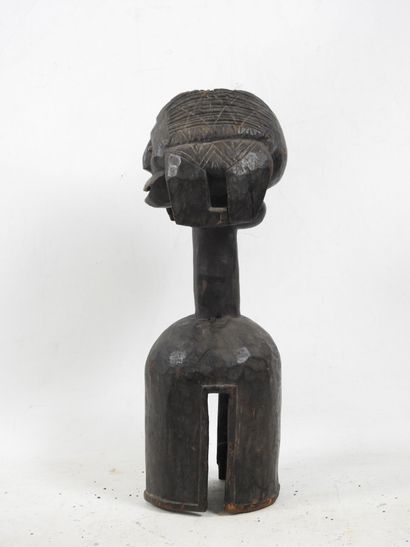 MUMUYE : Masque d'épaule en bois sculpté...