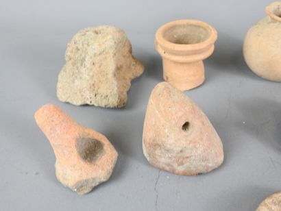 Lot of archaeological terracotta objects...