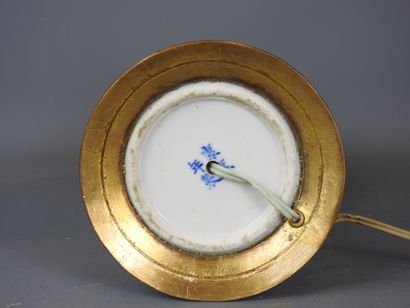 CHINA: Blue-white porcelain covered vase...