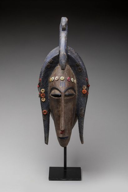 BOZO, Mali.
Hardwood, pigments, fabric, buttons.
Dance...