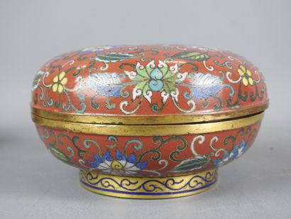 CHINA: Two circular covered boxes in cloisonné...