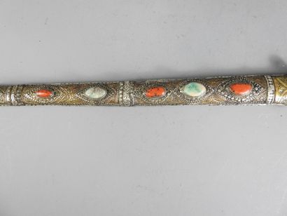 MOROCCO - Draa Valley : Dagger, red coral...