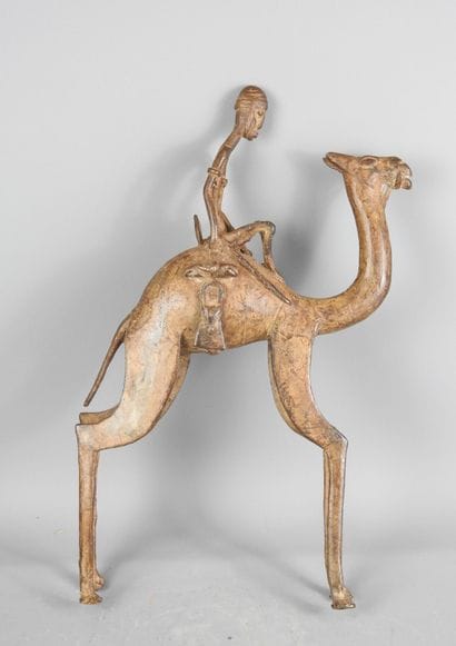 MALI : Large rider on his dromedary in bronze....