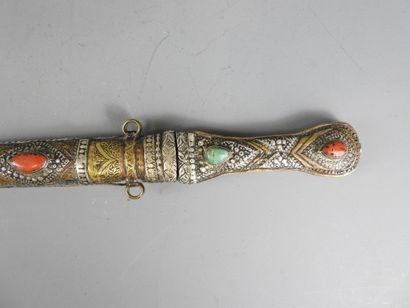 MOROCCO - Draa Valley : Dagger, red coral...