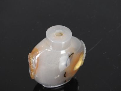 CHINA - 20th century
Snuff bottle in gray...
