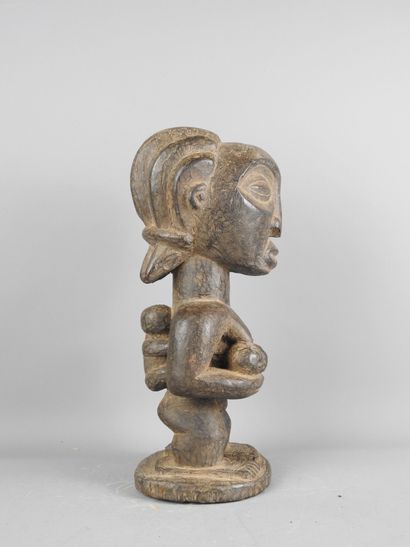 LUBA, Ex Zaire.
Hardwood, dark patina of...