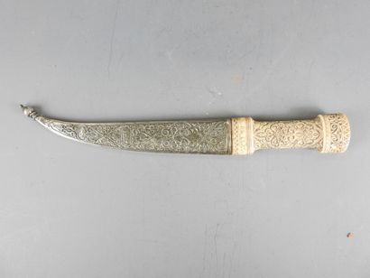 Oriental sword, engraved iron blade, silver-plated...