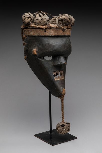 SALAMPASU, République Démocratique du Congo.
Bois...