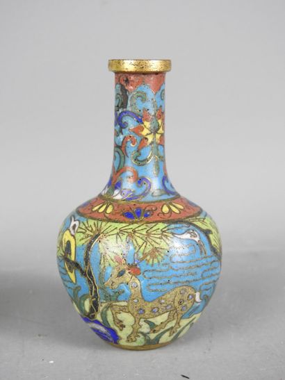 CHINA: Pair of small cloisonné enamel bottle...