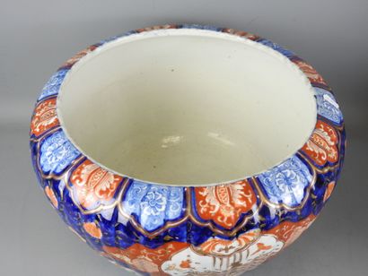JAPON : Grand cache-pot de forme balustre...