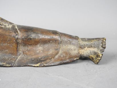 TIBET : Bouddha allongé en bronze à patine...