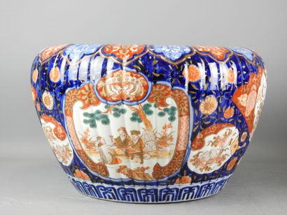 JAPON : Grand cache-pot de forme balustre...
