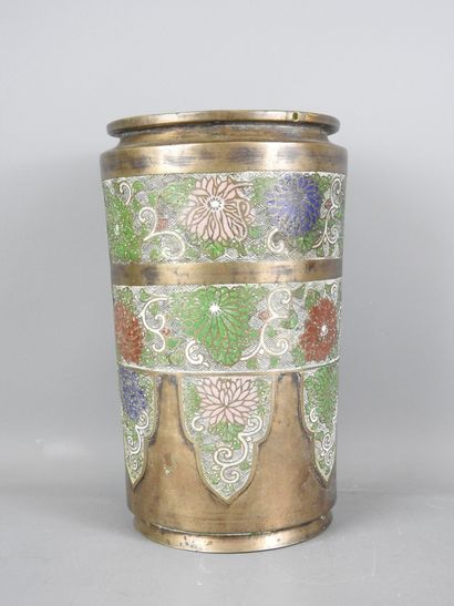 ASIE du SUD EST : Vase rouleau en bronze...