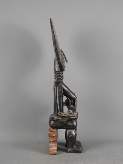 Ashanti - Ghana : Statue de maternité représentant...