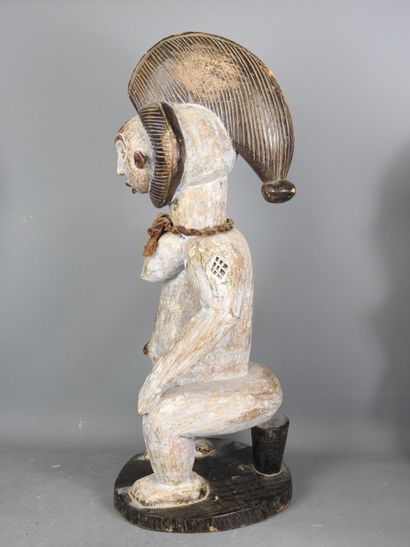 GABON - PUNU: Statue in wood and pigments,...