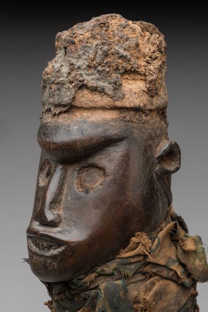YOMBE, République Démocratique du Congo.
Bois,...