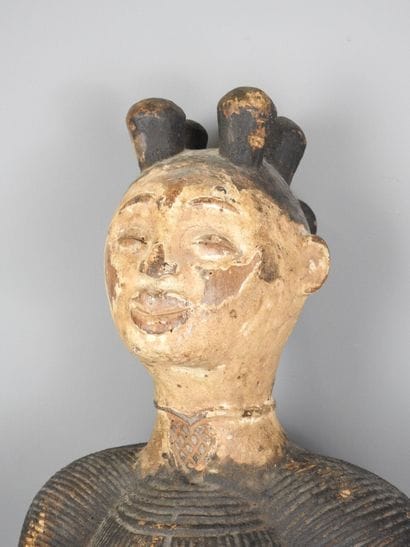 GABON - PUNU: Wood and pigment dance mask...