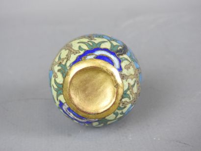 CHINA: Pair of small cloisonné enamel bottle...