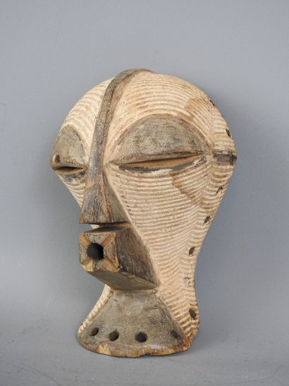 SONGYE - DRC : Wood and pigments. Kikashi
