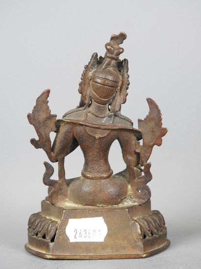 TIBET : Statue de Tara en bronze à patine...