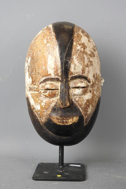 GABON Mask from the Okukué society of Gaboa,...