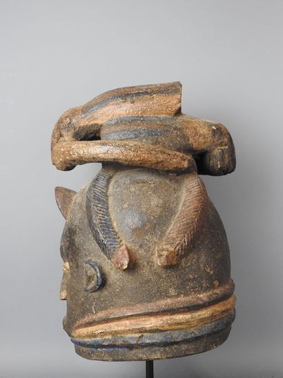 NIGERIA - Yoruba : Wood and pigment helmet...
