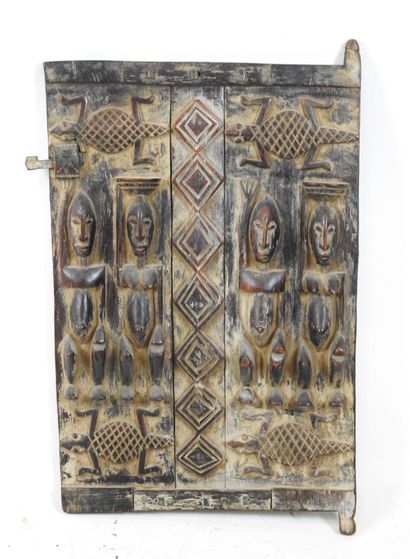 DOGON - MALI : Volet de case en bois sculpté...