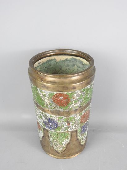 ASIE du SUD EST : Vase rouleau en bronze...