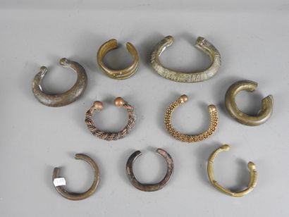 Afrique de l'Ouest : Lot composé de 9 bracelets...