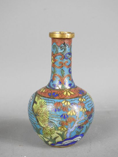 CHINA: Pair of small cloisonné enamel bottle...