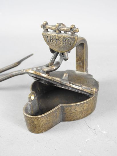 Lampe à huile de mineur 1886 en bronze avec...