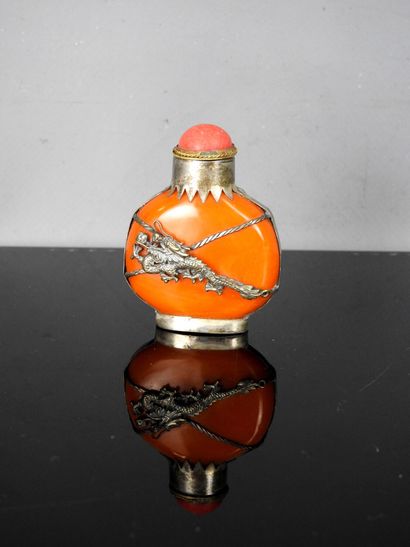 CHINA - 20th century
Metal-mounted orange...