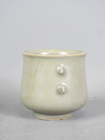 CHINA: Reunion of a small celadon cracked...