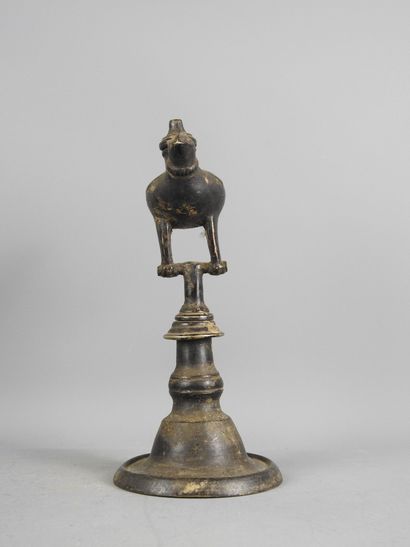 NEPAL.
Très ancienne lampe à huile rituelle...